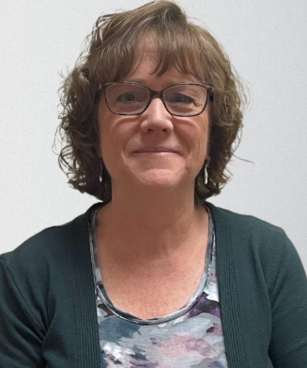 Lesa Bayer headshot